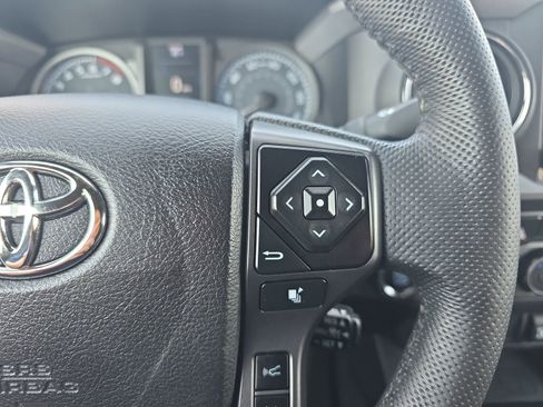 Used 2021 Toyota Tacoma TRD Off-Road image 18