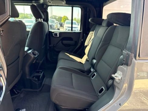 Used 2022 Jeep Gladiator Sport w/ Trailer Tow Package AWD/4WD image 21