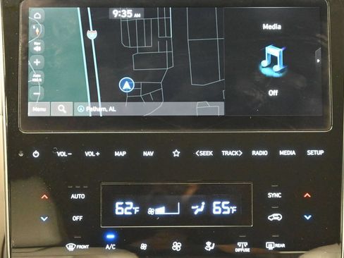 Used 2023 Hyundai Tucson Limited FWD image 13