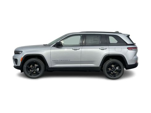 New 2025 Jeep Grand Cherokee Altitude image 4