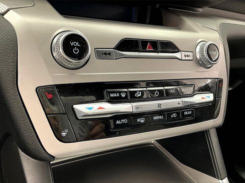 Used 2023 Ford Explorer XLT w/ Equipment Group 202A image 32