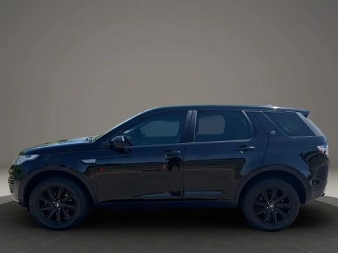 Used 2017 Land Rover Discovery Sport SE image 4