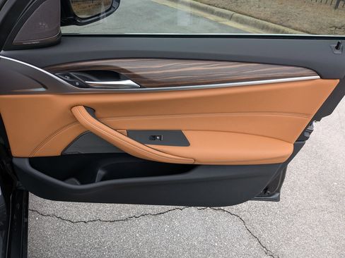 Certified 2023 BMW 530i w/ Premium Package image 36