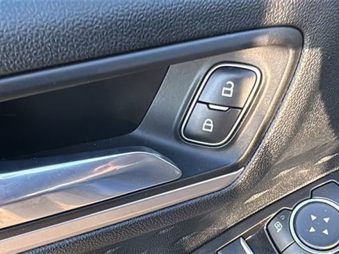 Certified 2020 Ford Escape SE image 10