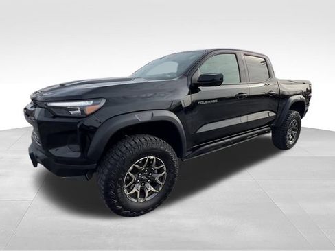 Used 2024 Chevrolet Colorado ZR2 w/ Technology Package AWD/4WD image 4