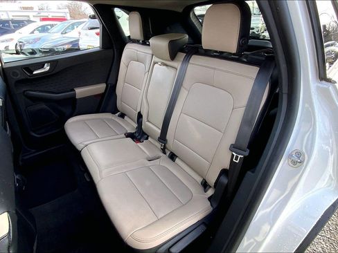 Used 2020 Ford Escape Titanium image 18