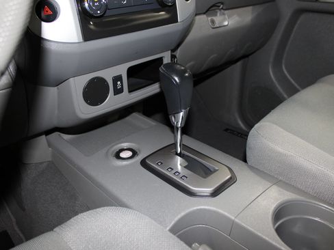 Used 2020 Nissan Frontier S RWD image 18