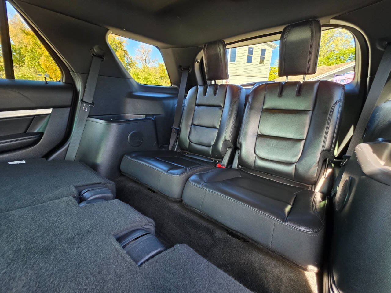 Used 2017 Ford Explorer XLT w/ Equipment Group 202A FWD image 22