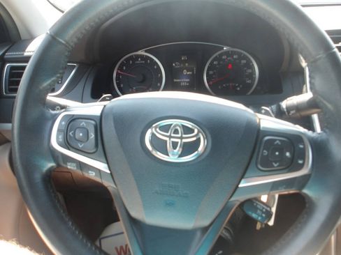 Used 2015 Toyota Camry SE FWD image 12