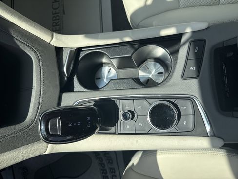 Used 2021 Cadillac XT5 Premium Luxury w/ LPO, Premium Carpet Package image 22