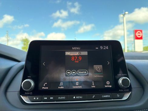Used 2021 Nissan Rogue SV FWD image 33