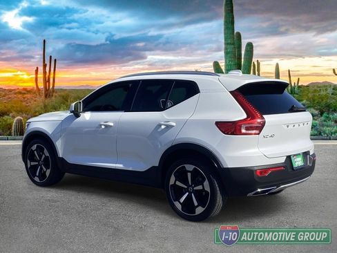 Used 2019 Volvo XC40 T4 Inscription FWD image 5