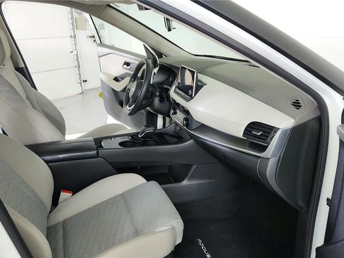 Used 2023 Nissan Rogue SV image 19