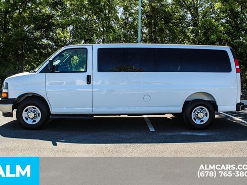 Used 2025 Chevrolet Express 3500 LT w/ LT Preferred Equipment Group RWD image 7