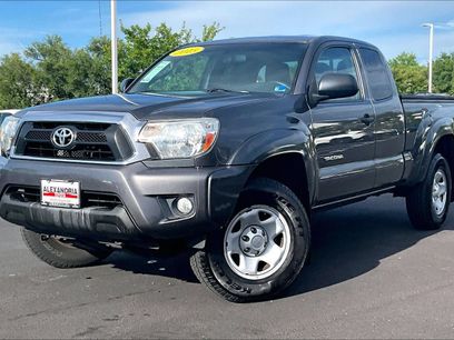 Used 2015 Toyota Tacoma 4x4 Access Cab V6 w/ SR5 Package