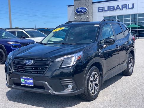 Used 2023 Subaru Forester Premium AWD/4WD image 3