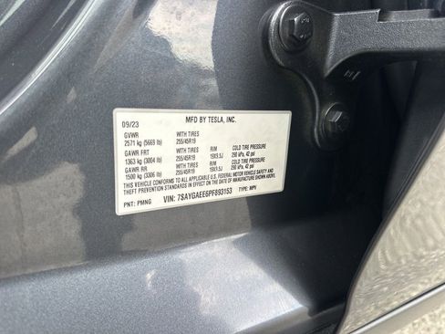 Used 2023 Tesla Model Y Long Range image 38