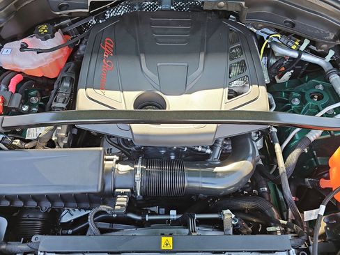 New 2025 Alfa Romeo Stelvio Sprint w/ Veloce Package image 32