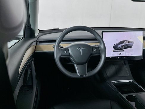 Used 2023 Tesla Model 3 Standard Range image 16