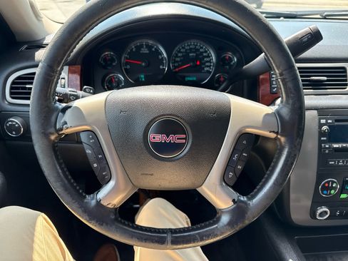 Used 2013 GMC Yukon XL SLT w/ SLT-2 Equipment Package AWD/4WD image 23