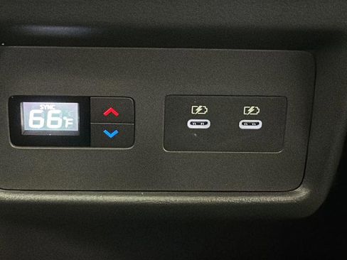 Certified 2025 Nissan Rogue SL w/ SL Premium Package image 9