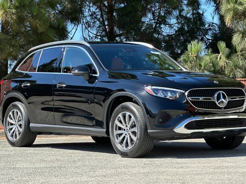 Used 2023 Mercedes-Benz GLC 300 image 2