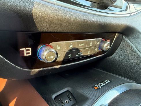 Used 2018 Buick Enclave Avenir w/ Avenir Technology Package image 32