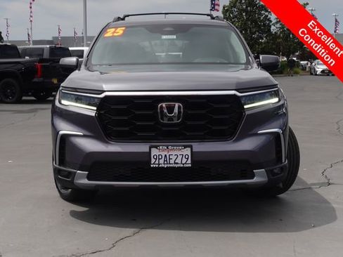 Used 2025 Honda Pilot Elite image 3