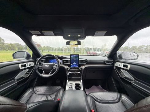 Used 2021 Ford Explorer Platinum w/ Equipment Group 601A AWD/4WD image 23