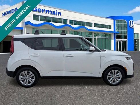 Used 2021 Kia Soul LX FWD image 4