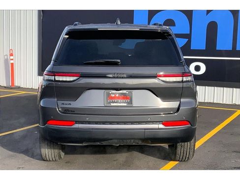 New 2026 Jeep Grand Cherokee Altitude AWD/4WD image 4
