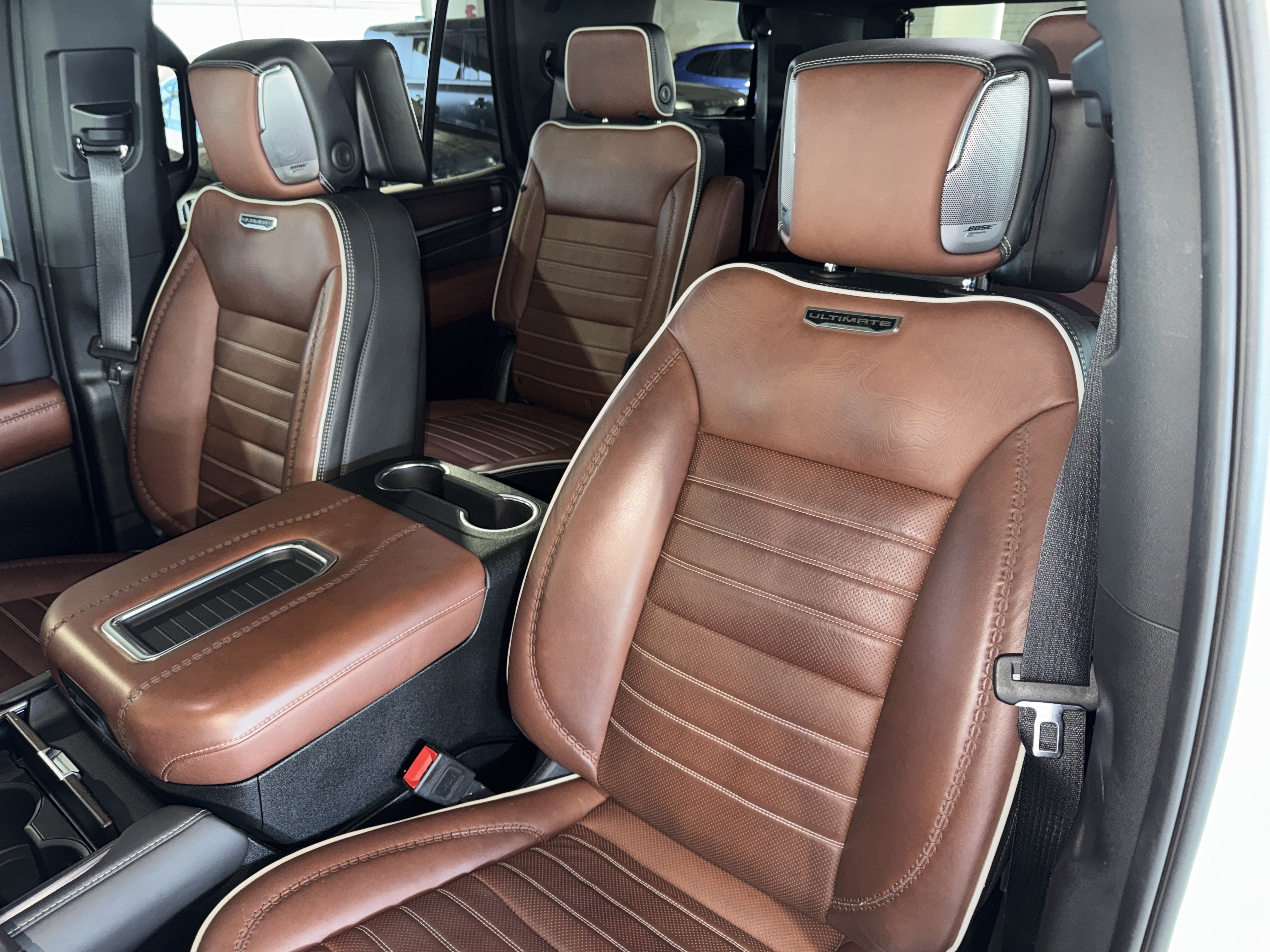 Used 2024 GMC Yukon Denali Ultimate AWD/4WD image 36