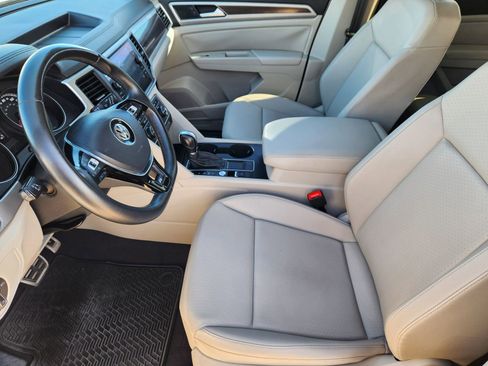 Used 2019 Volkswagen Atlas SE w/ Towing Package image 15