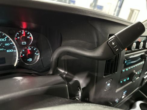 Used 2024 GMC Savana 2500 w/ Driver Convenience Package image 19