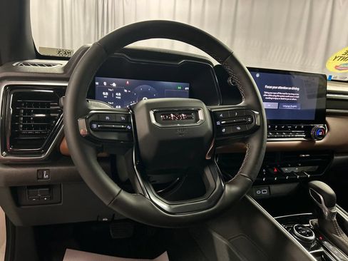 New 2026 GMC Canyon AT4 w/ AT4 Premium Package AWD/4WD image 13