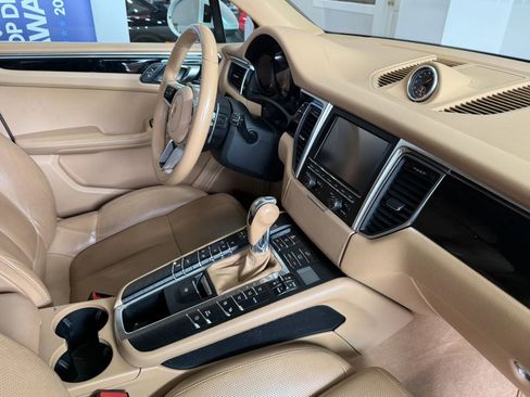 Used 2016 Porsche Macan S AWD/4WD image 23