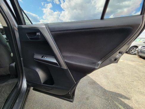 Used 2016 Toyota RAV4 LE image 21