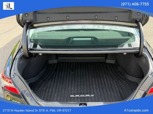 Used 2021 Toyota Camry SE FWD image 14