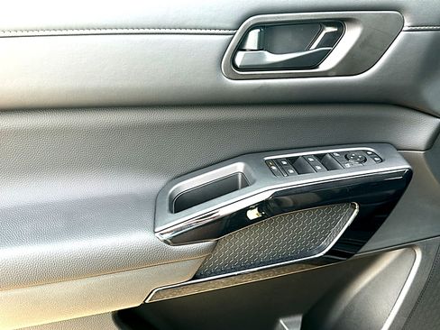 New 2026 Nissan Pathfinder SV image 13