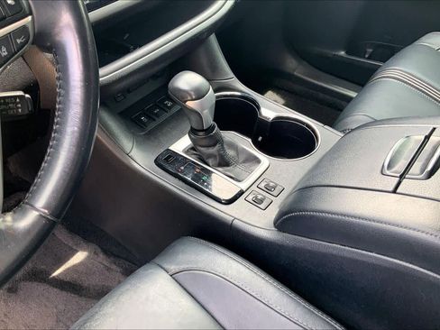 Used 2017 Toyota Highlander SE AWD/4WD image 17