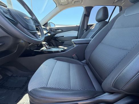 Used 2025 Chevrolet Trax LT image 25