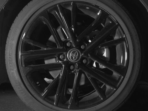 Used 2025 Toyota Camry SE FWD image 13