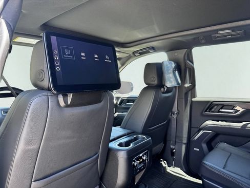 New 2026 GMC Yukon Denali w/ Denali Reserve Package AWD/4WD image 10