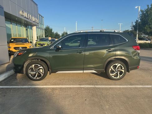 Used 2024 Subaru Forester Touring w/ POP Package 3 AWD/4WD image 1