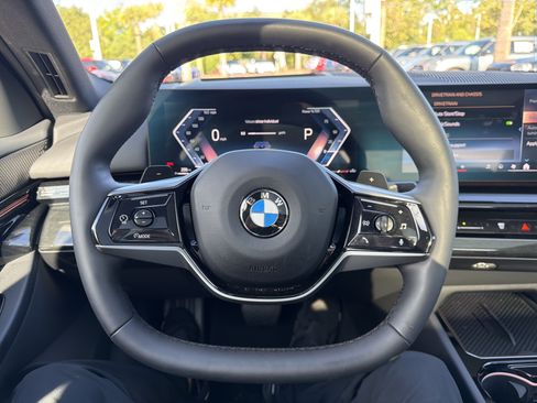 Certified 2026 BMW 530i RWD image 18