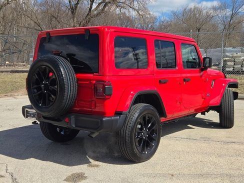 Certified 2025 Jeep Wrangler Unlimited Sahara w/ Safety Group AWD/4WD image 10