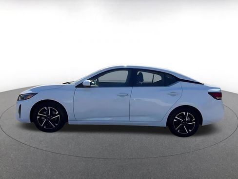 Used 2025 Nissan Sentra SV image 9