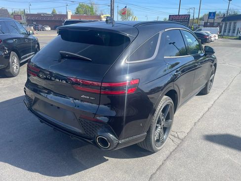 Used 2022 Genesis GV70 3.5T Sport w/ Sport Prestige Package AWD/4WD image 3