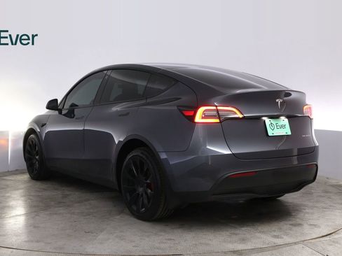 Used 2022 Tesla Model Y Long Range AWD/4WD image 17