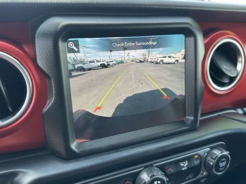 Used 2022 Jeep Gladiator Rubicon w/ Trailer Tow Package AWD/4WD image 15